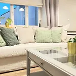 Welcoming With Bedrooms And Air Conditioning, Center *