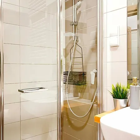 Daire Welcoming With Bedrooms And Air Conditioning, Center Krakow