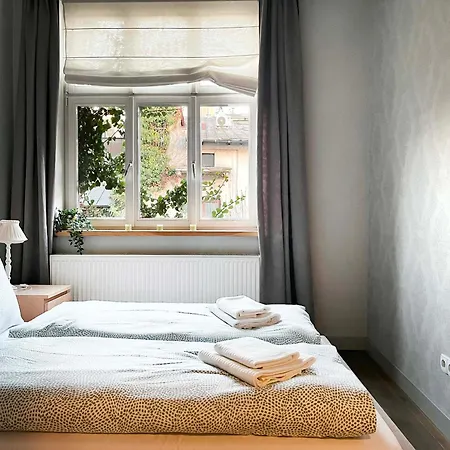 Welcoming With Bedrooms And Air Conditioning, Center Krakow