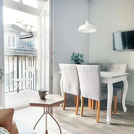 Daire Welcoming With Bedrooms And Air Conditioning, Center Krakow