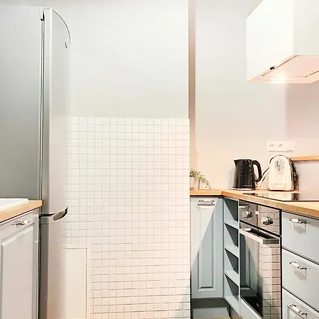 Welcoming With Bedrooms And Air Conditioning, Center *