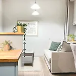 Appartement Welcoming With Bedrooms And Air Conditioning, Center Cracovie