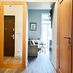 Welcoming With Bedrooms And Air Conditioning, Center