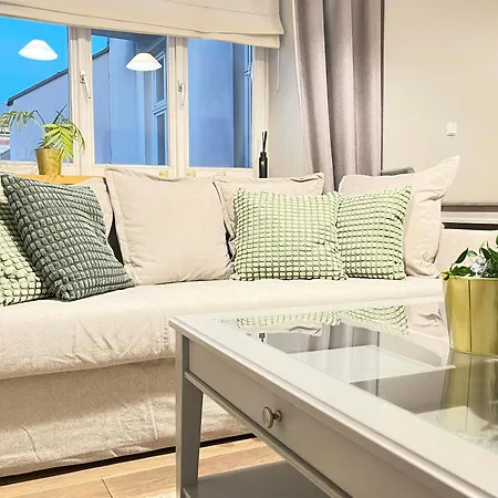 Welcoming With Bedrooms And Air Conditioning, Center *