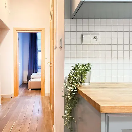 Welcoming With Bedrooms And Air Conditioning, Center