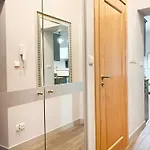 Welcoming With Bedrooms And Air Conditioning, Center Appartement Krakau