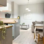 Appartement Welcoming With Bedrooms And Air Conditioning, Center *