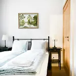 Welcoming With Bedrooms And Air Conditioning, Center
