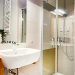 Welcoming With Bedrooms And Air Conditioning, Center Appartement