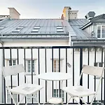 Welcoming With Bedrooms And Air Conditioning, Center Appartement