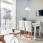 Appartement Welcoming With Bedrooms And Air Conditioning, Center Krakau