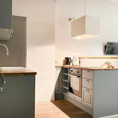 Welcoming With Bedrooms And Air Conditioning, Center Lägenhet *