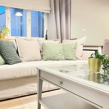 Lägenhet Welcoming With Bedrooms And Air Conditioning, Center *
