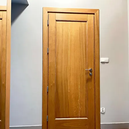 Welcoming With Bedrooms And Air Conditioning, Center Kraków
